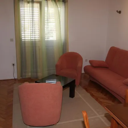 Apartment Ante *