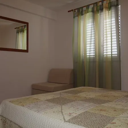Apartment Ante *