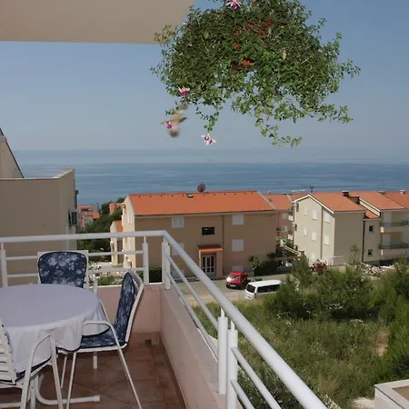 Ante Apartment *
